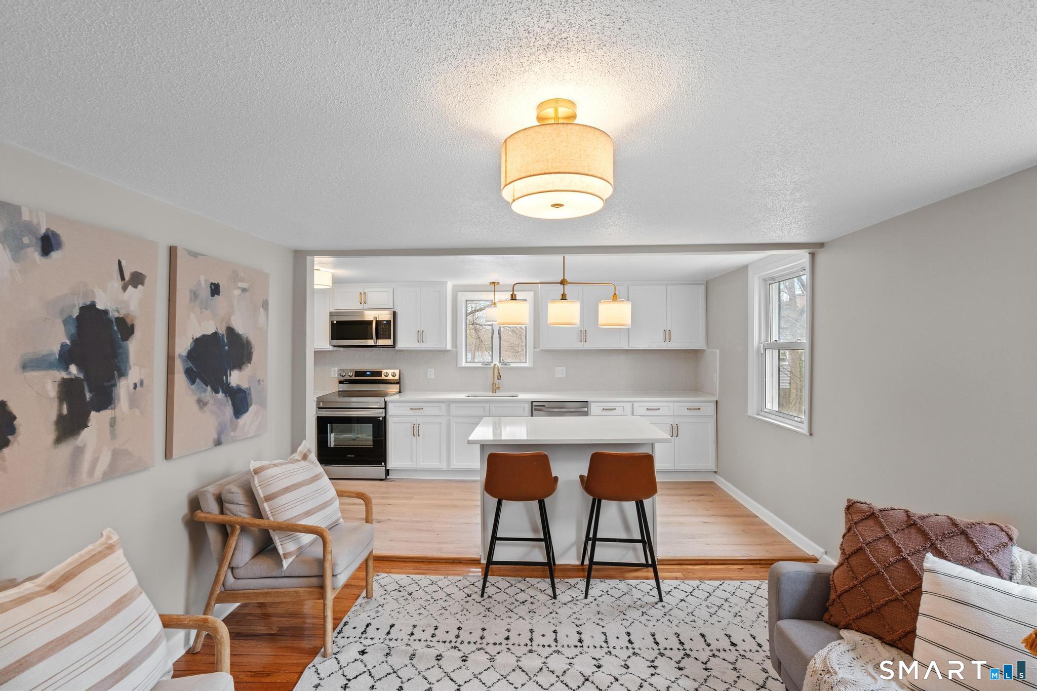 25 Mountain Road Simsbury, CT 06081 - Photo 14 of 39