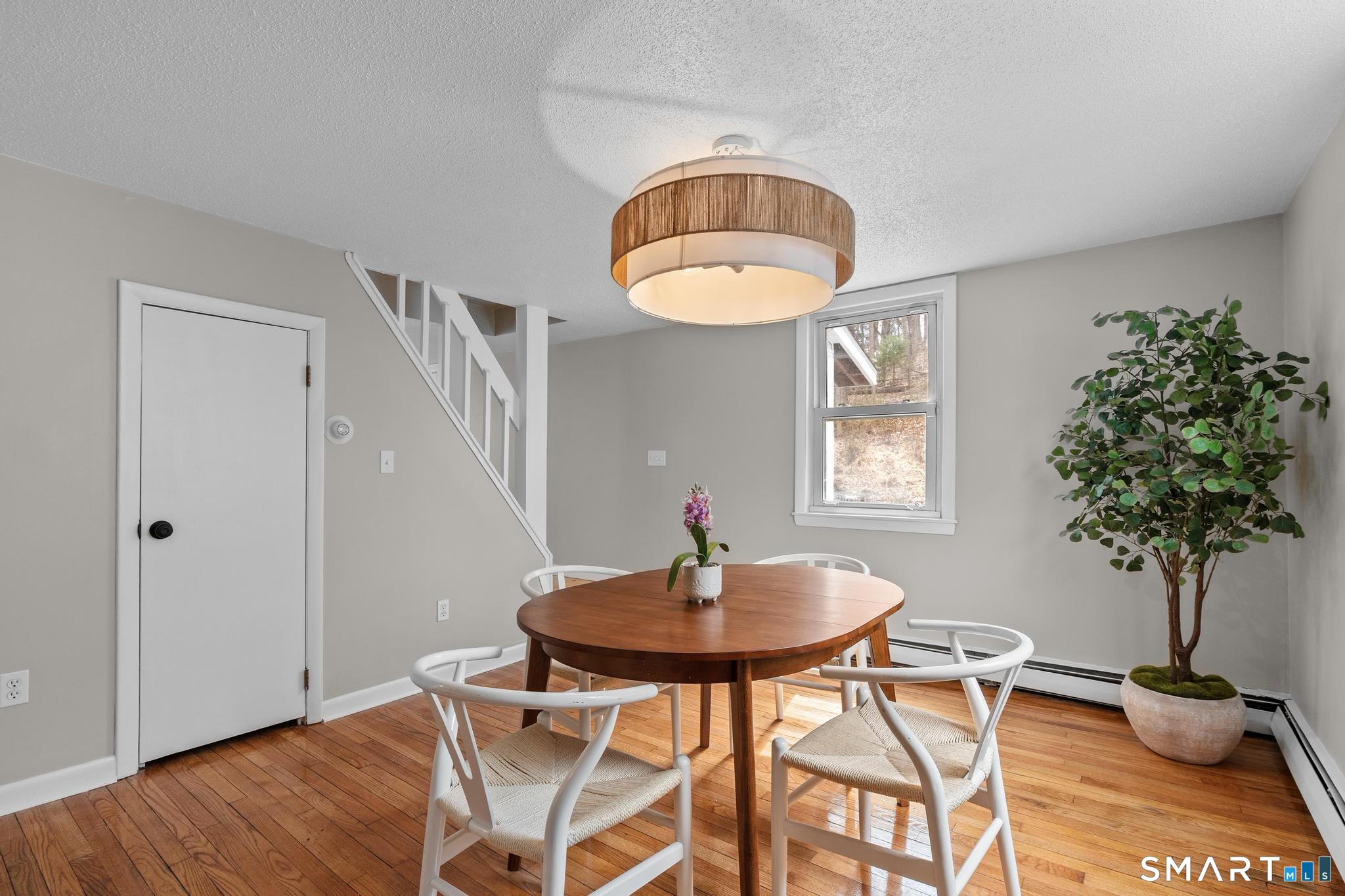 25 Mountain Road Simsbury, CT 06081 - Photo 17 of 39