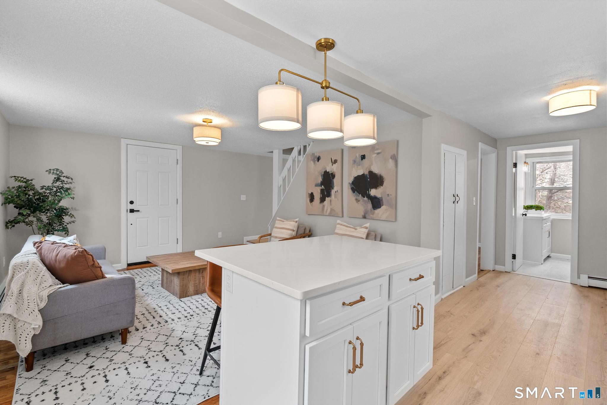 25 Mountain Road Simsbury, CT 06081 - Photo 7 of 39