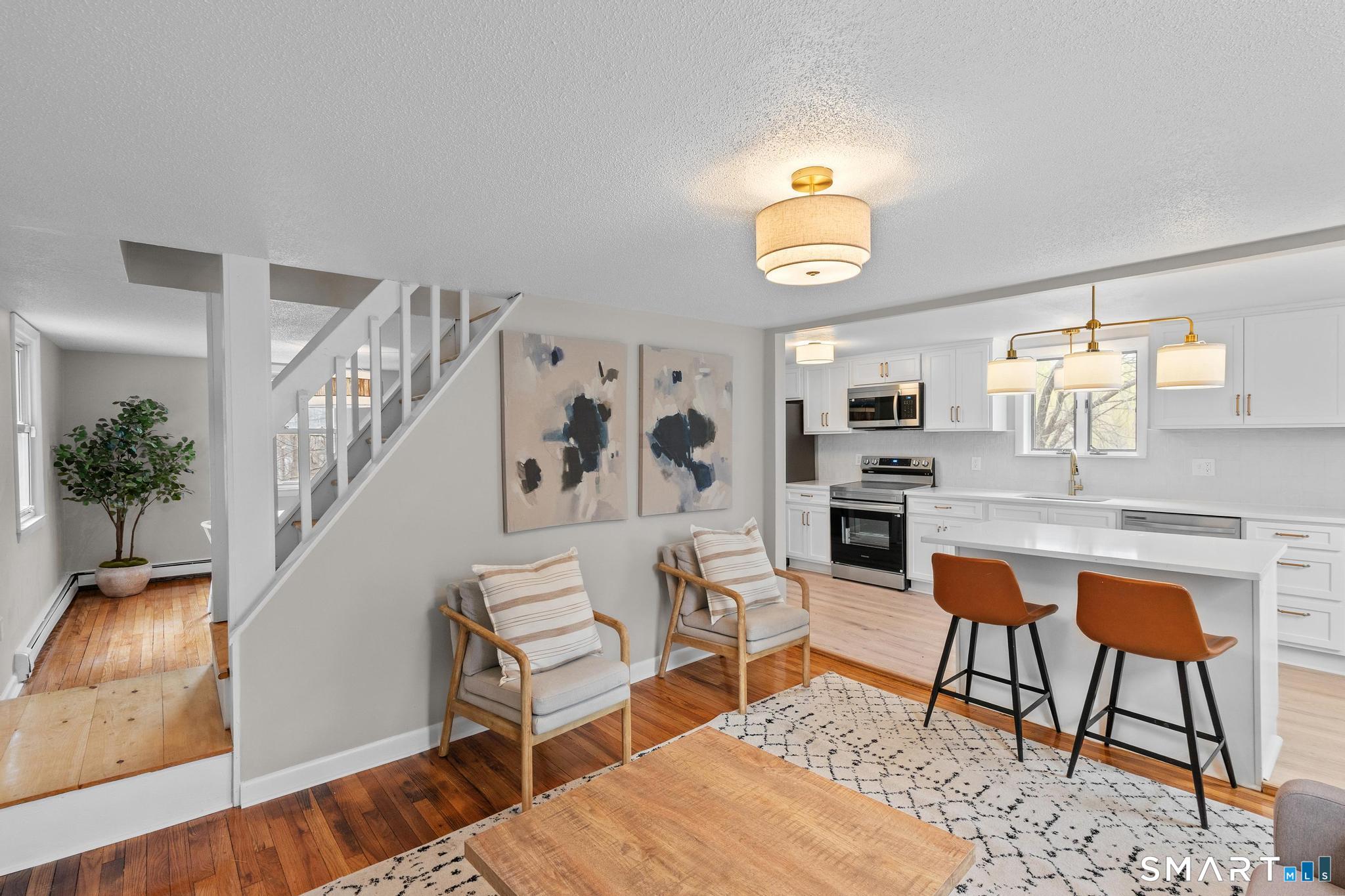 25 Mountain Road Simsbury, CT 06081 - Photo 8 of 39