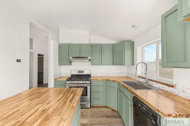 $305,000 | 789 South 1400 West, Pingree, ID 83262