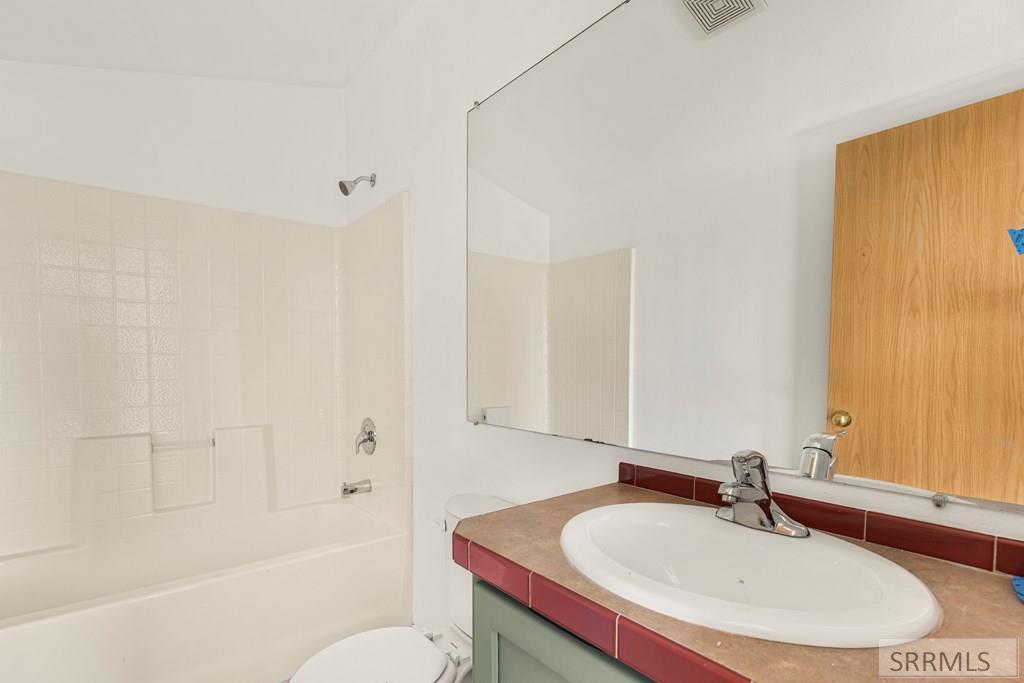 789 South 1400 West Pingree, ID 83262 - Photo 30 of 50 Master Bathroom