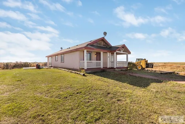 $305,000 | 789 South 1400 West, Pingree, ID 83262
