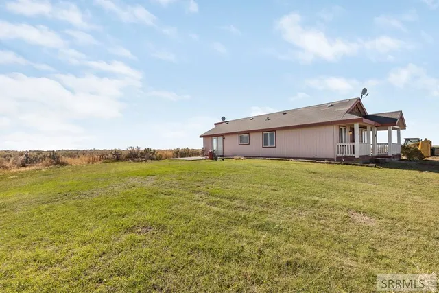 $305,000 | 789 South 1400 West, Pingree, ID 83262