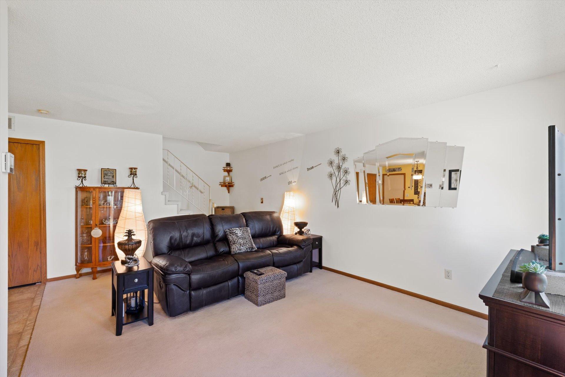 13154 90th Place North Maple Grove, MN 55369 - Photo 4 of 23
