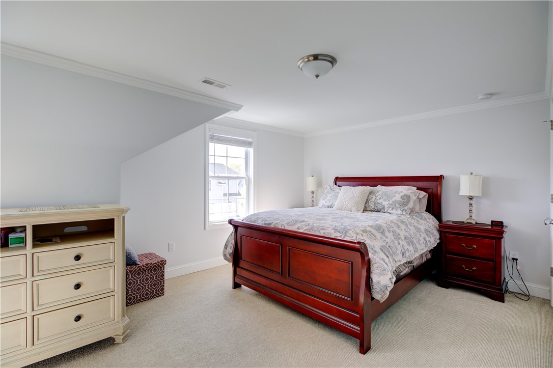 17 Mariner Way Middletown, RI 02842 - Photo 13 of 21