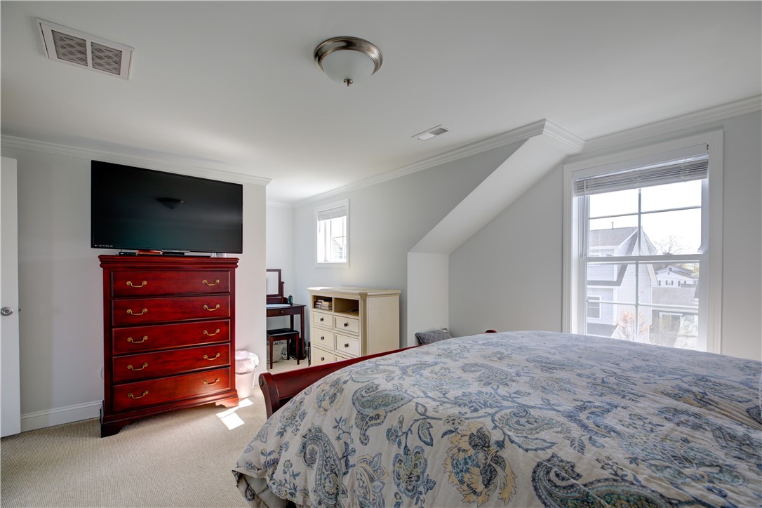 17 Mariner Way Middletown, RI 02842 - Photo 14 of 21