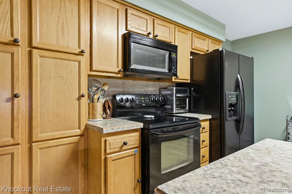 4256 Emerald Road Bridgeport, MI 48722 - Photo 18 of 47 Gallery Image 18