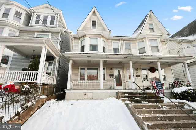 a view of a white building