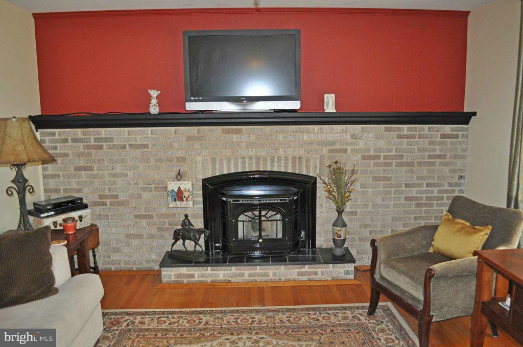 304 Kolbe Road Westminster, MD 21157 - Photo 4 of 30 Living Room