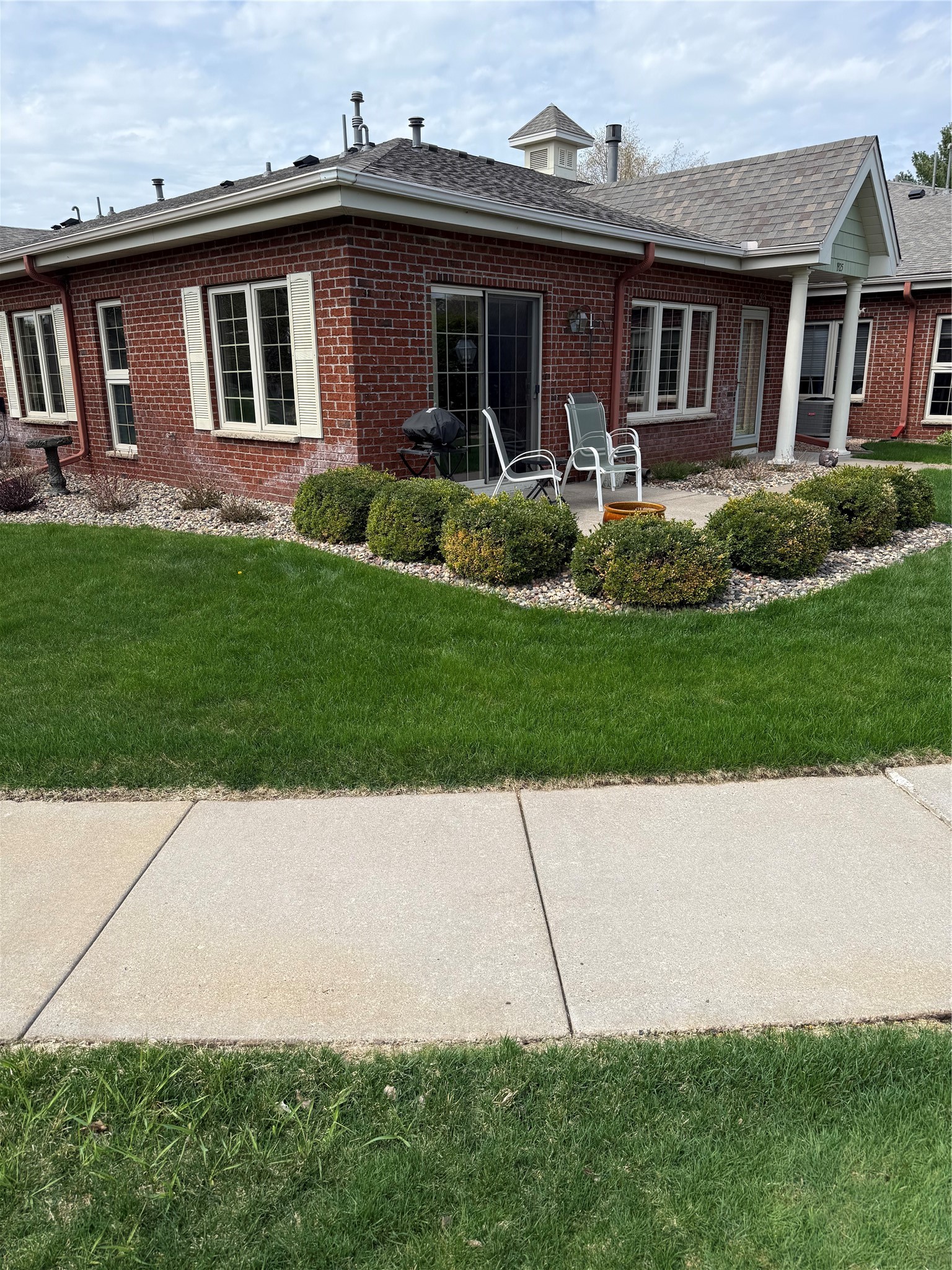 1925 Hunter Hill Road Hudson, WI 54016 - Photo 2 of 18