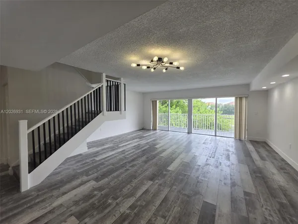 $3,250 | 10003 Northwest 9th St Circle, Unit 2, Miami, FL 33172