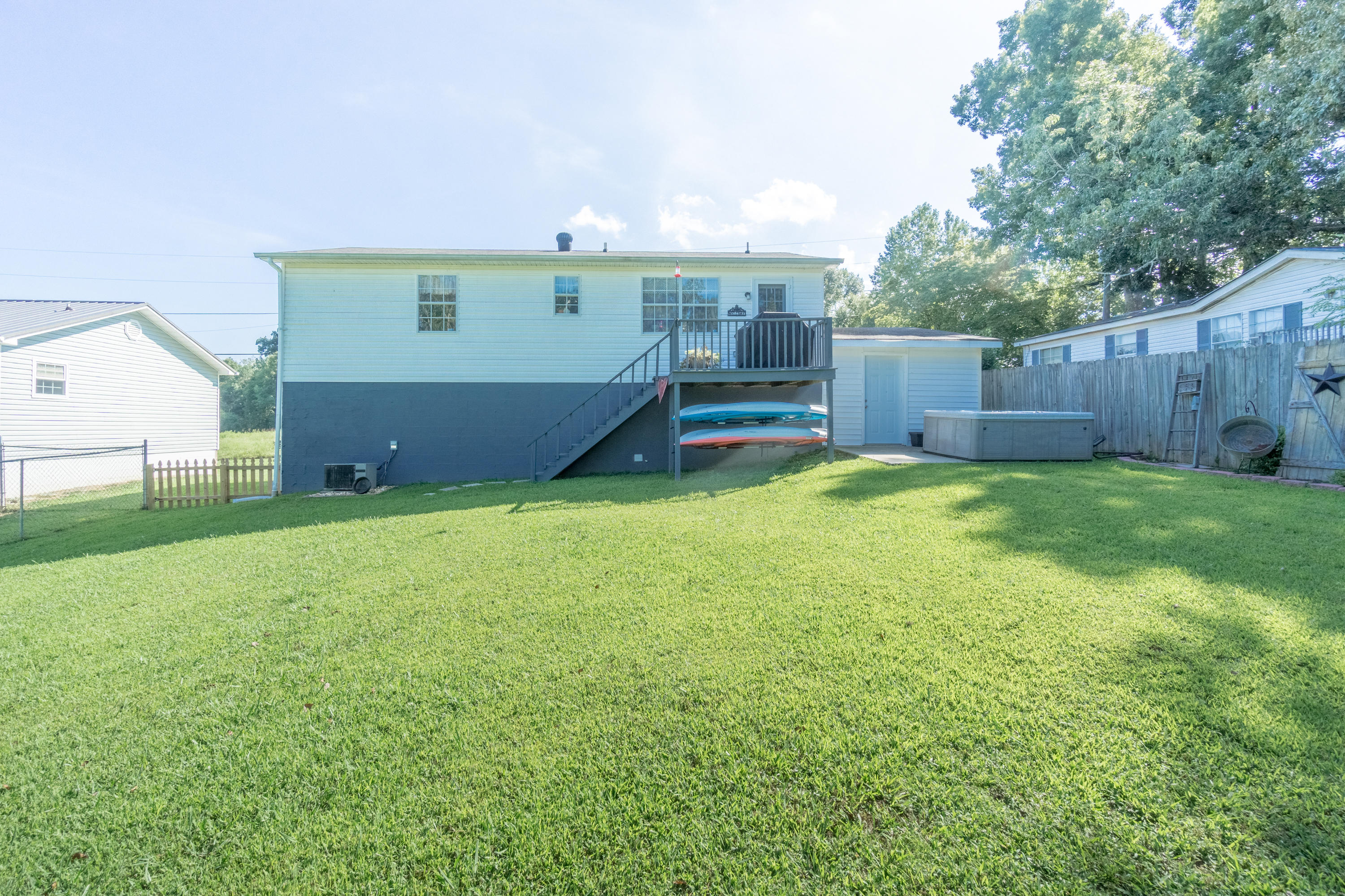 196 Old Kile Lake Road Cleveland, TN 37323 - Photo 2 of 34 Back