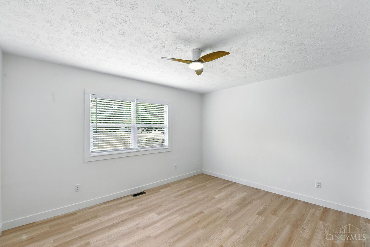 4787 Timberknoll Road Cincinnati, OH 45244 - Photo 16 of 43 Gallery Image 16