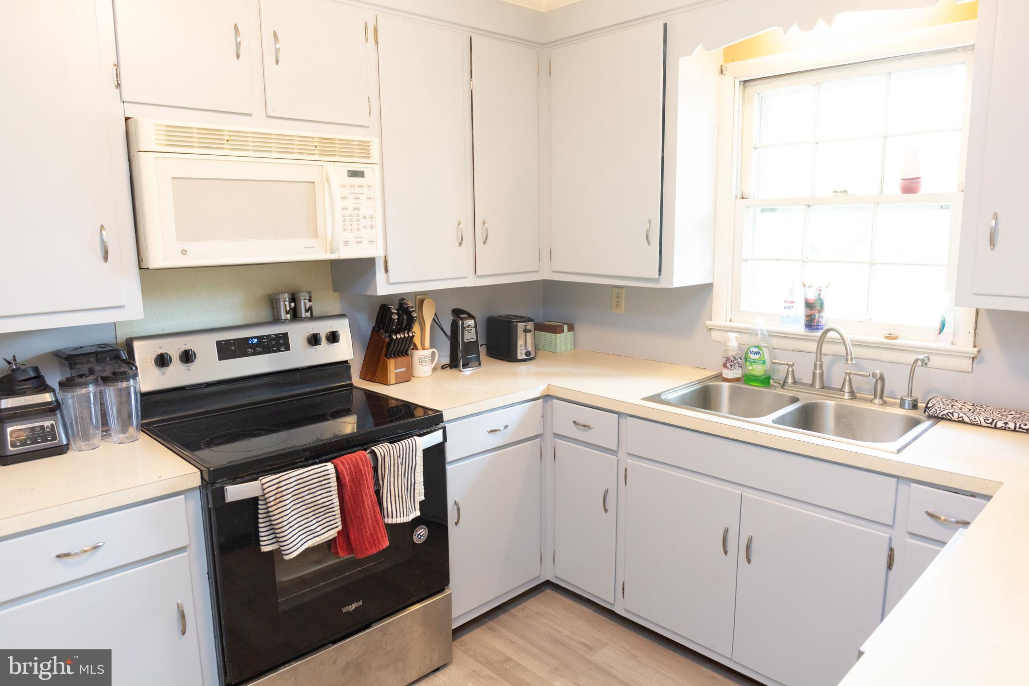 26591 Nanticoke Road Salisbury, MD 21801 - Photo 3 of 23 Kitchen