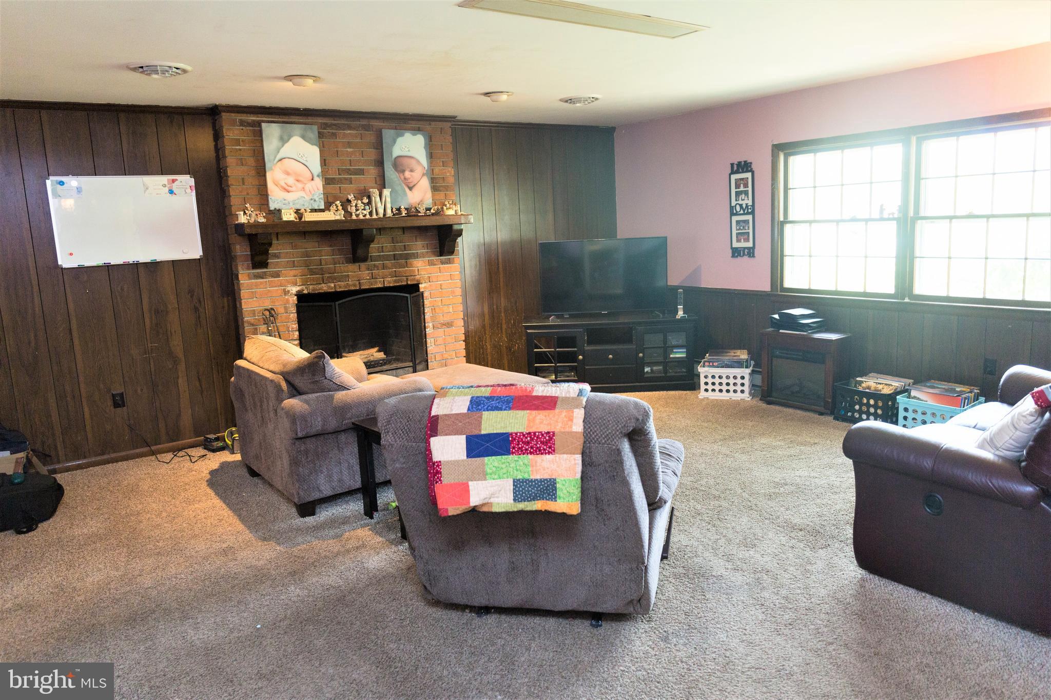 26591 Nanticoke Road Salisbury, MD 21801 - Photo 7 of 23 Large Family Room