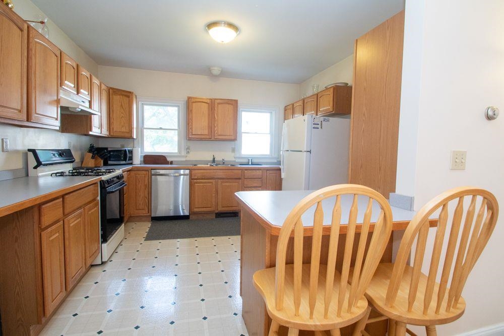 23 Exeter Road Hampton, NH 03842 - Photo 4 of 40