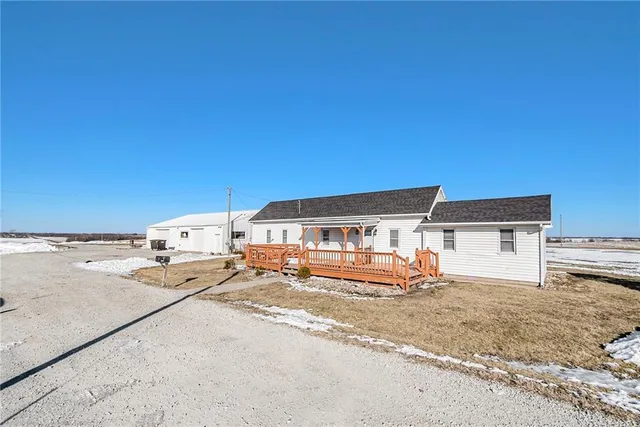 $374,000 | 8275 Northwest Braley Road, Plattsburg, MO 64477