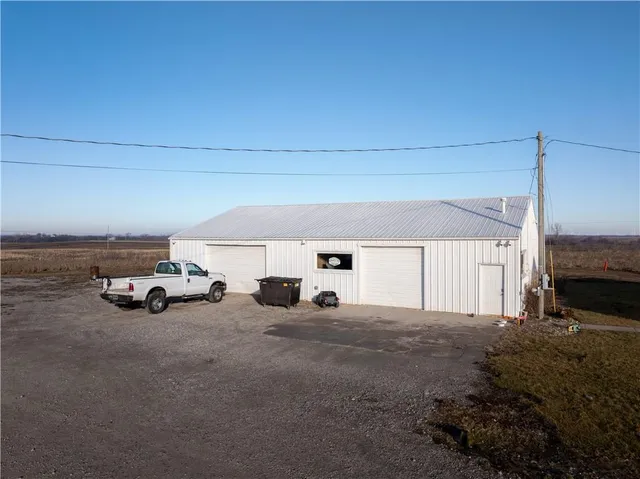$374,000 | 8275 Northwest Braley Road, Plattsburg, MO 64477