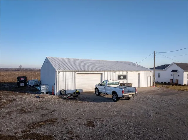 $374,000 | 8275 Northwest Braley Road, Plattsburg, MO 64477