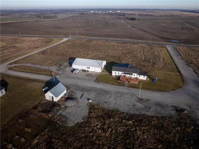 $374,000 | 8275 Northwest Braley Road, Plattsburg, MO 64477