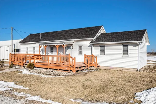 $374,000 | 8275 Northwest Braley Road, Plattsburg, MO 64477