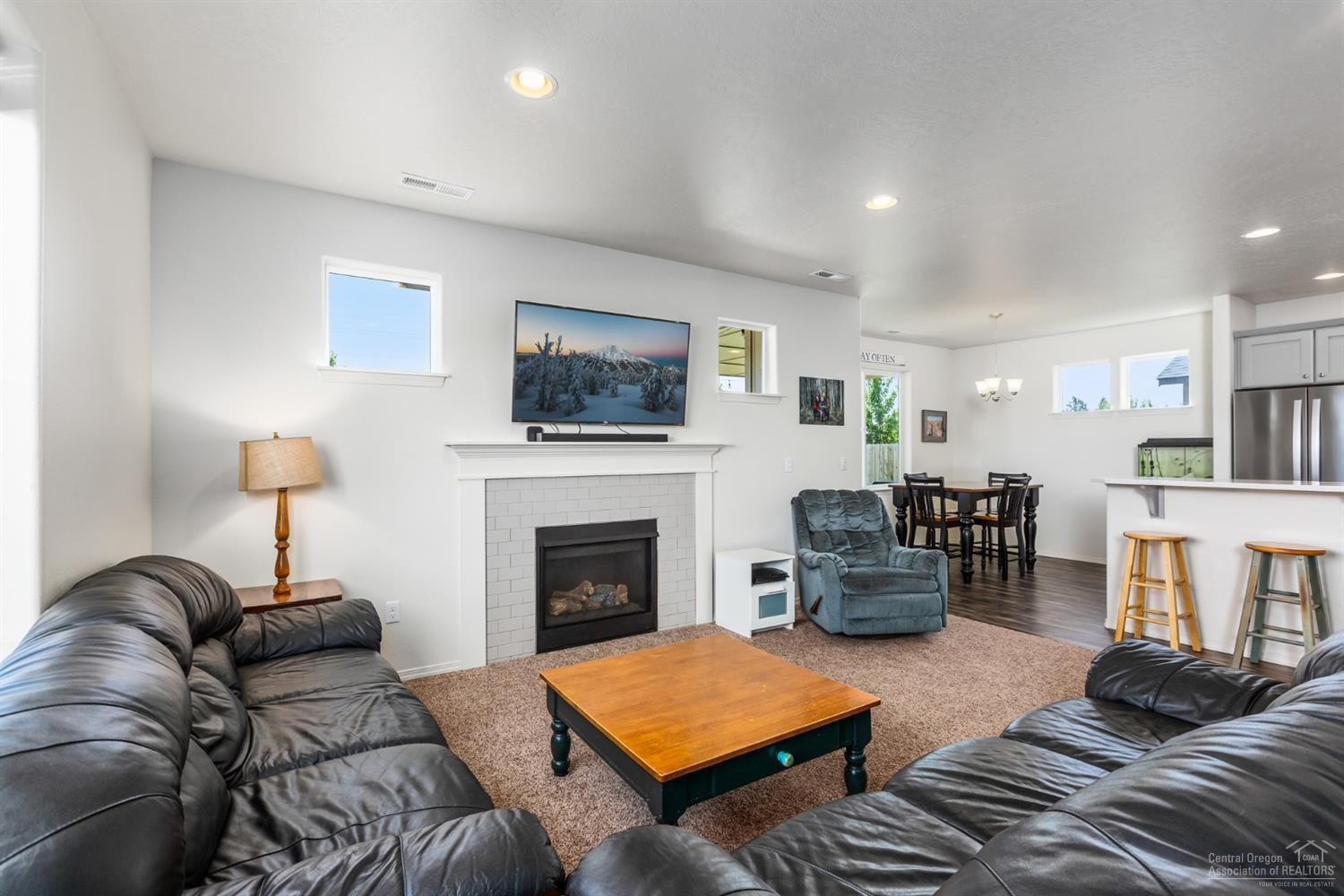 1706 Southwest 36th Street Redmond, OR 97756 - Photo 4 of 24 Additional Photo