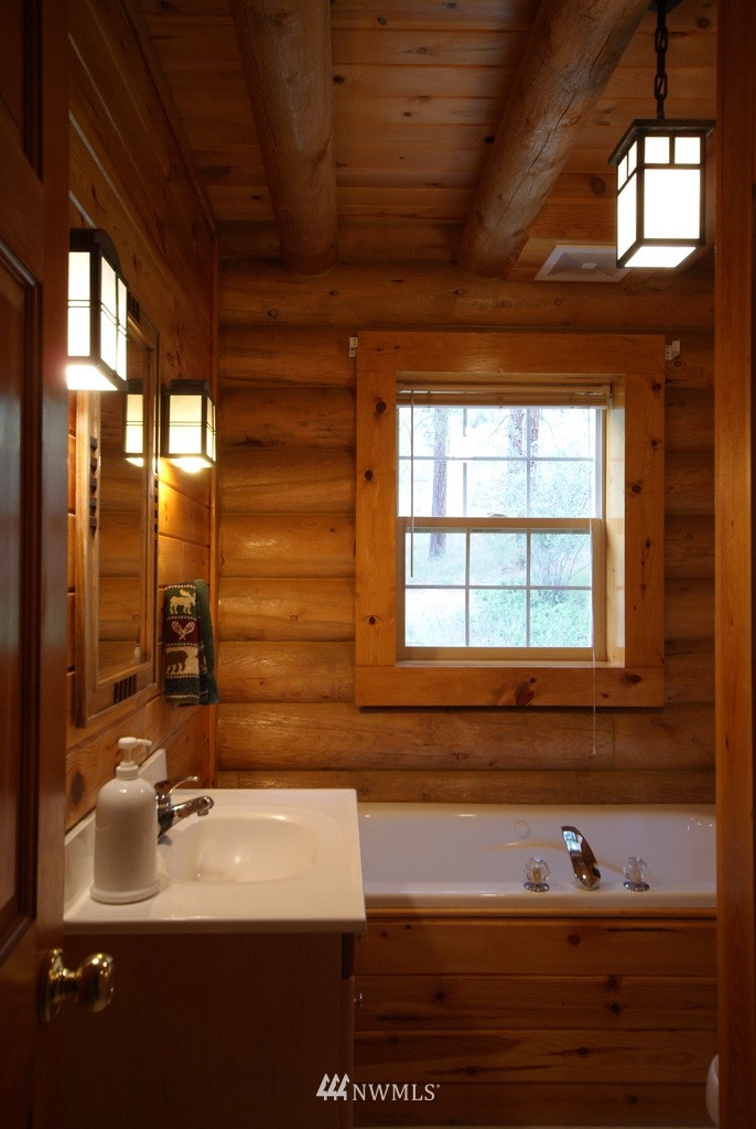 39 Homestead Hills Road Twisp, WA 98856 - Photo 11 of 23 Gallery Image 11
