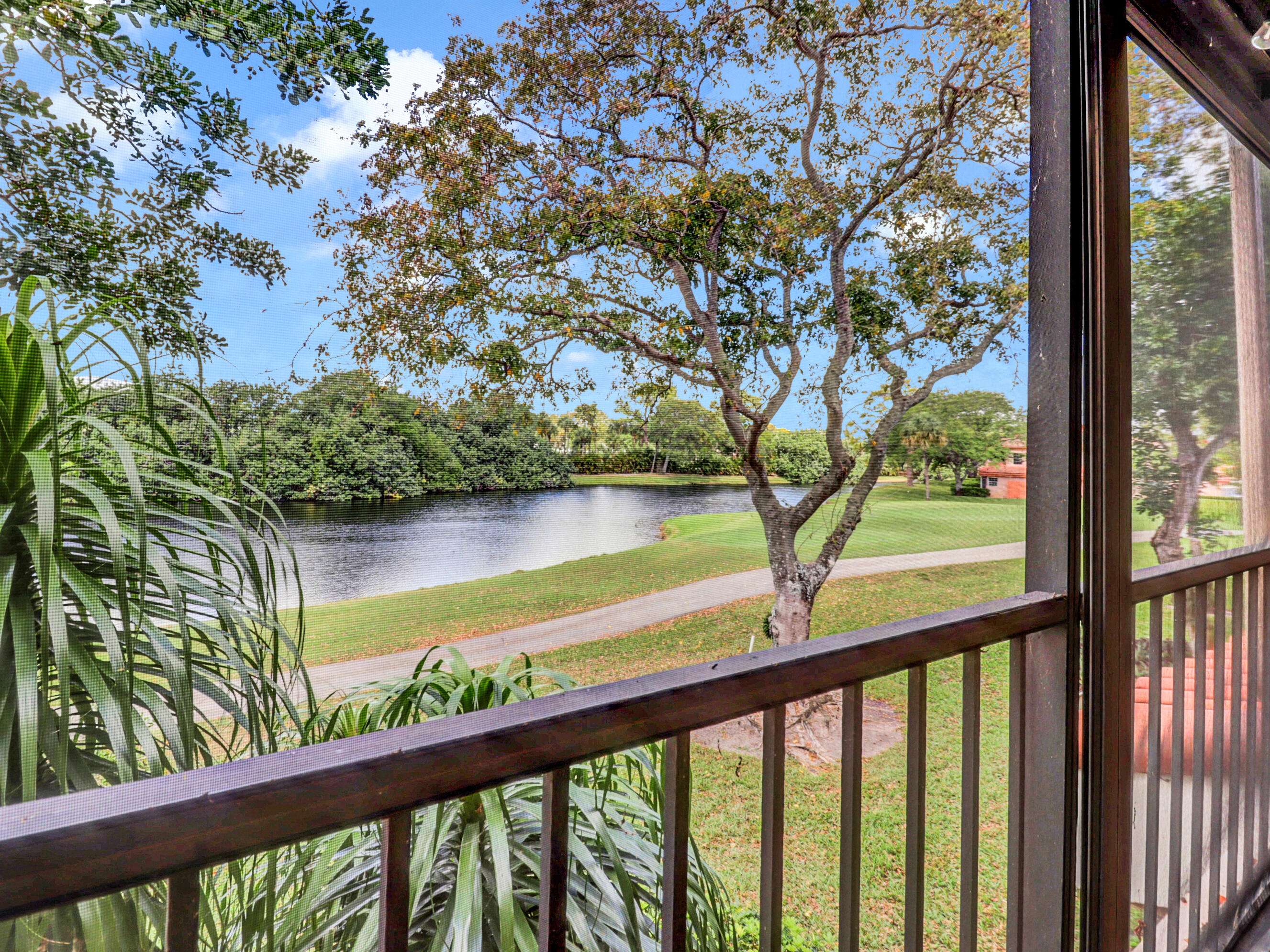 17300 Boca Club Boulevard, Unit 1203 Boca Raton, FL 33487 - Photo 8 of 45 IMG_8223