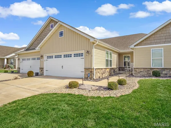 $345,000 | 7300 Fulham Lane, Unit B, Troy, IL 62294