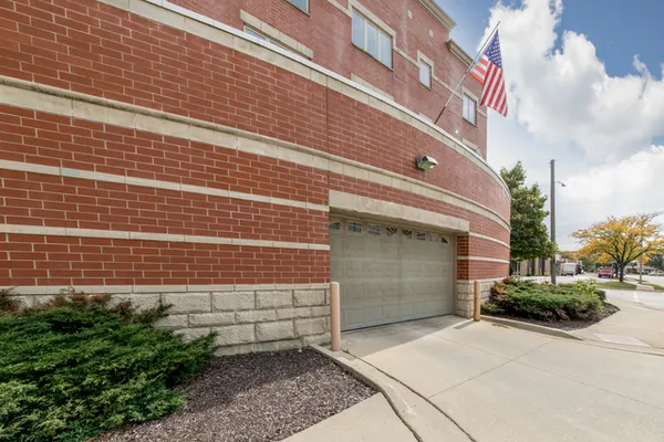 $274,900 | 9864 Leland Avenue, Unit 214, Schiller Park, IL 60176