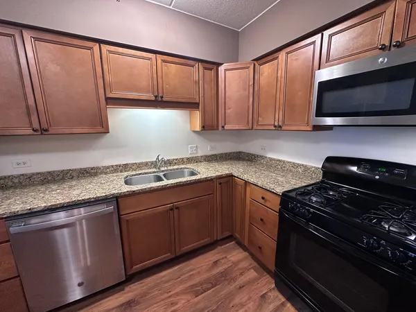 $274,900 | 9864 Leland Avenue, Unit 214, Schiller Park, IL 60176
