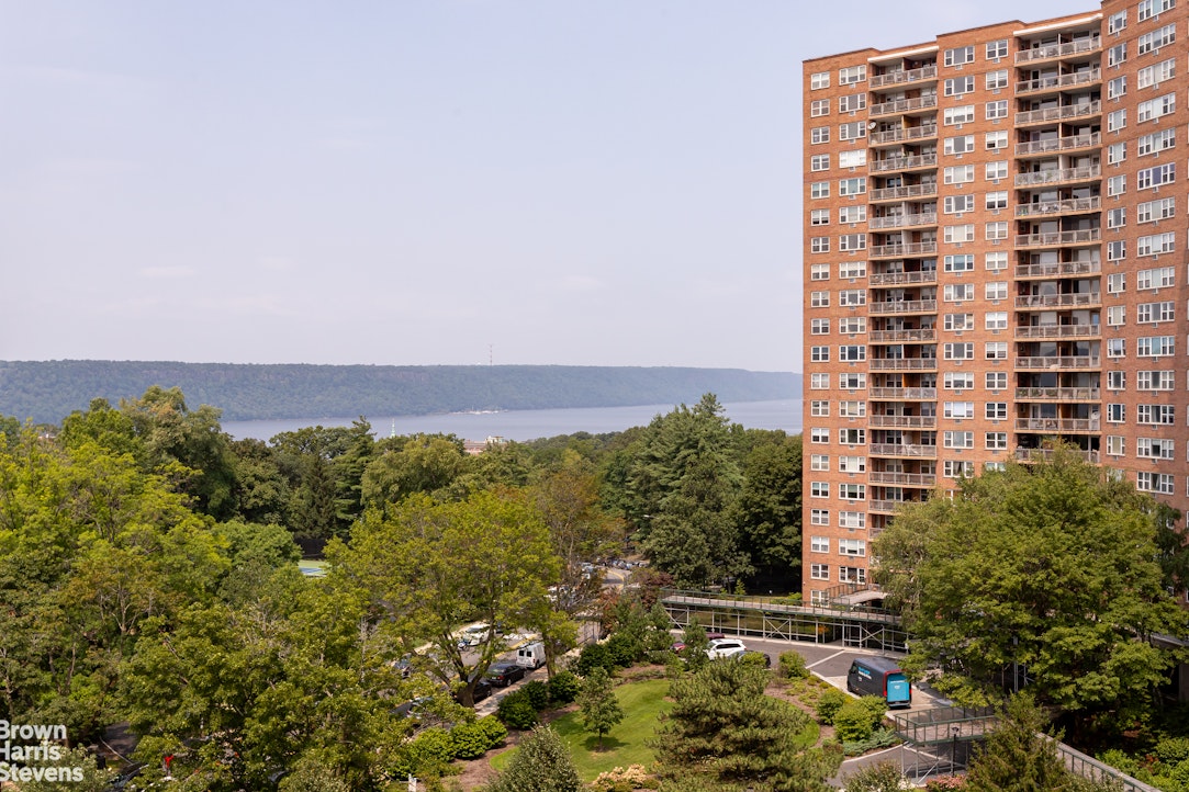 5700 Arlington Avenue, Unit 11X Bronx, NY 10471 - Photo 14 of 21 view of a city with tall buildings
