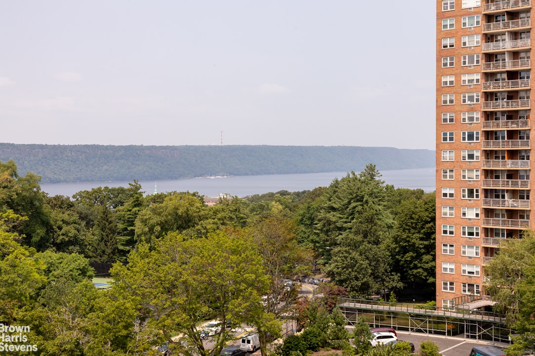 5700 Arlington Avenue, Unit 11X Bronx, NY 10471 - Photo 15 of 21 an aerial view of multiple house