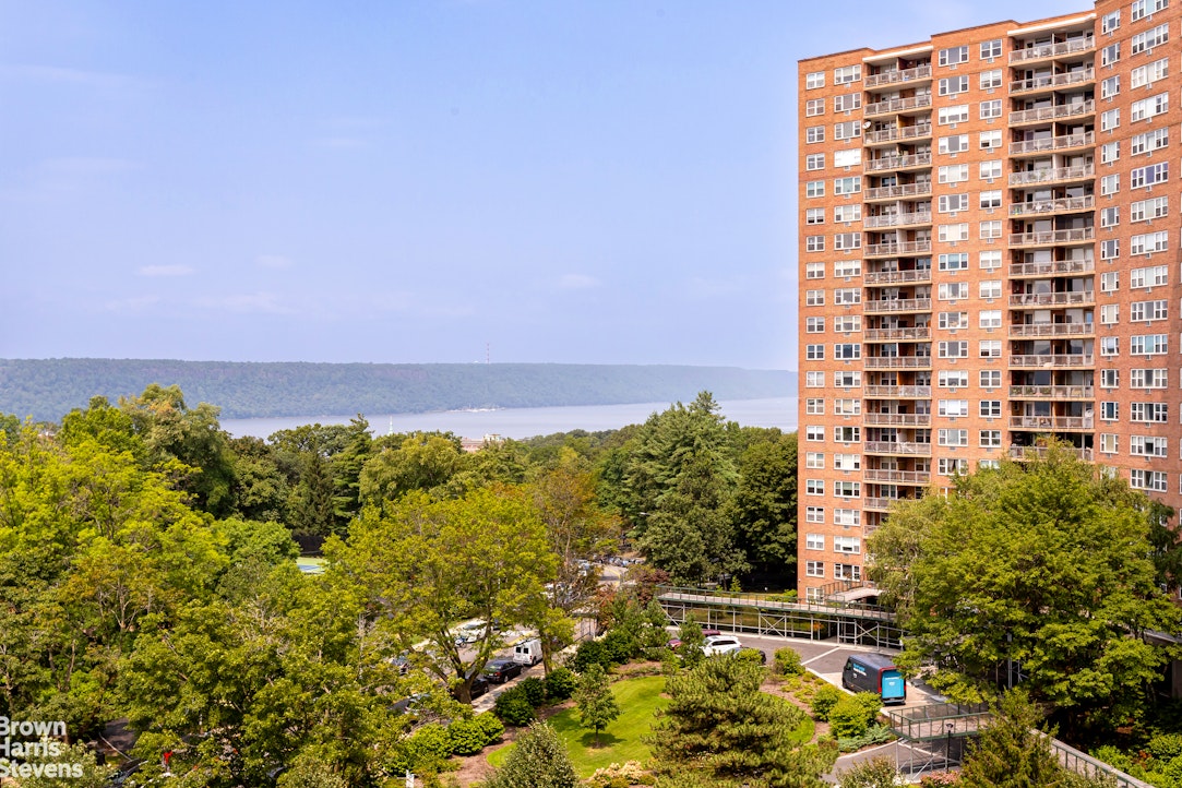 5700 Arlington Avenue, Unit 11X Bronx, NY 10471 - Photo 19 of 21 a view of a building with lake view