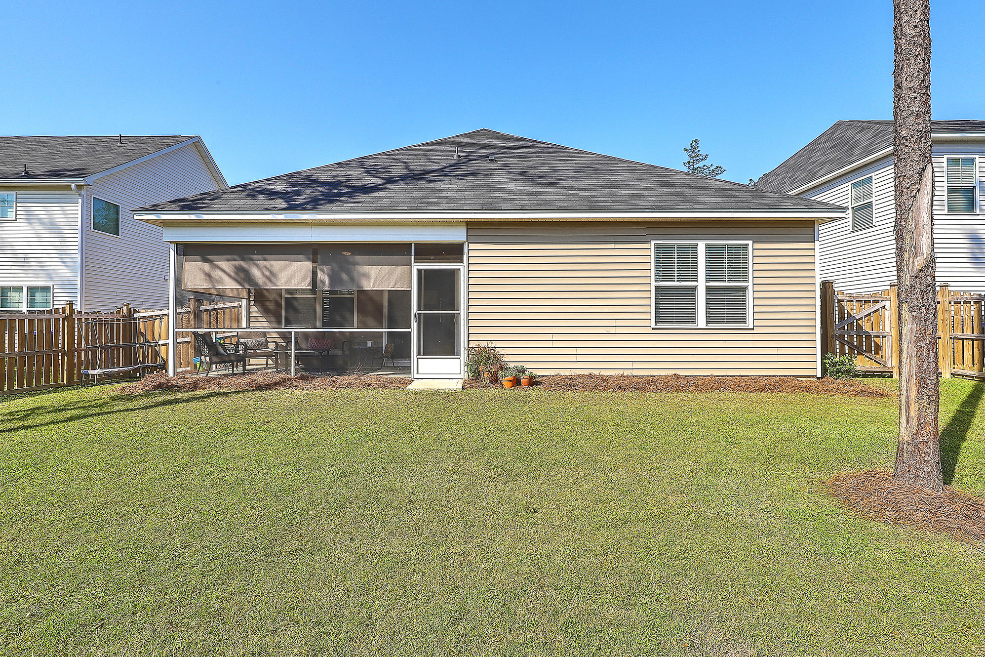 703 Kilarney Road Summerville, SC 29483 - Photo 30 of 31 Plenty of room to wrestle.