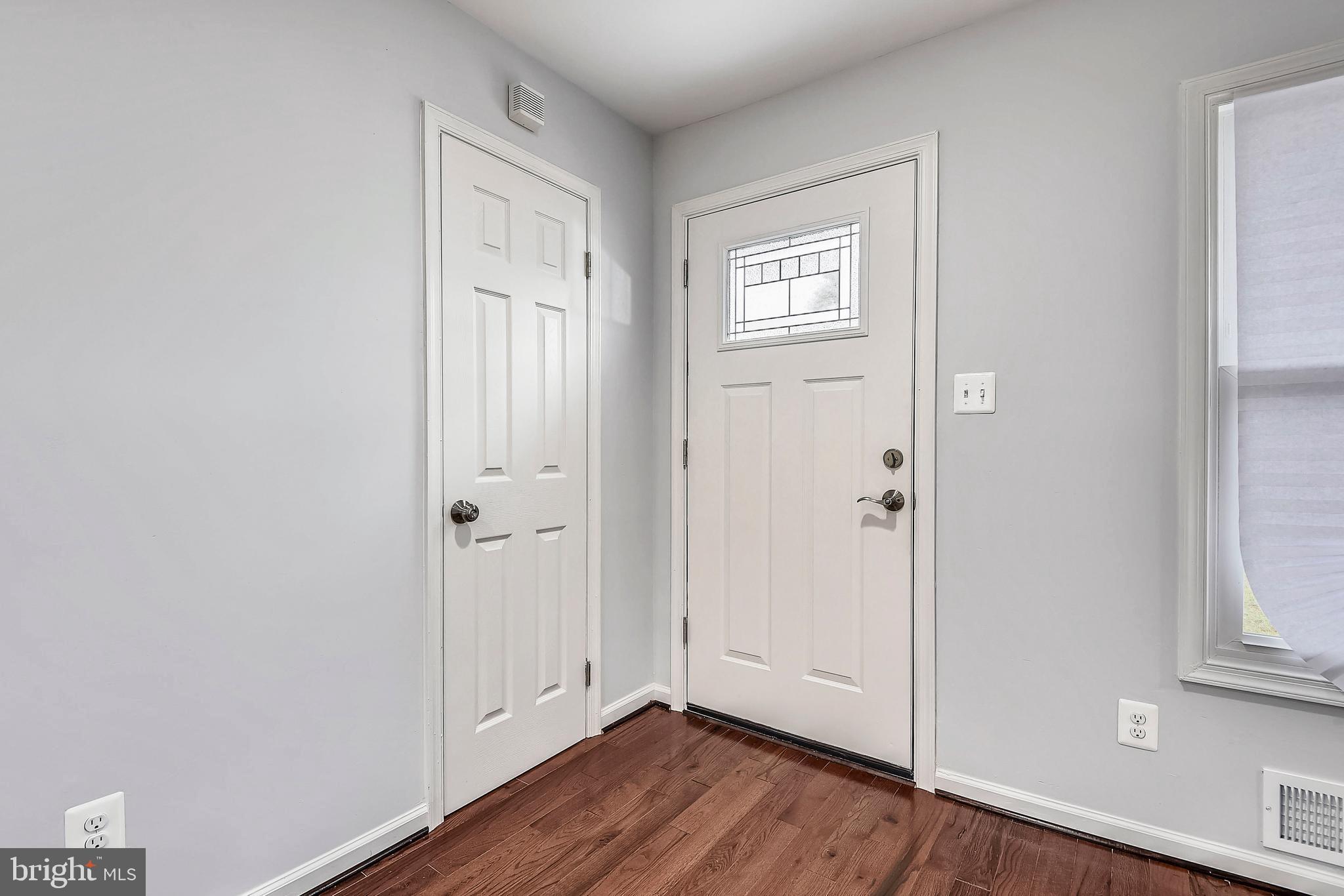 7804 Ashdale Road Capitol Heights, MD 20743 - Photo 4 of 29 Front Entrance
