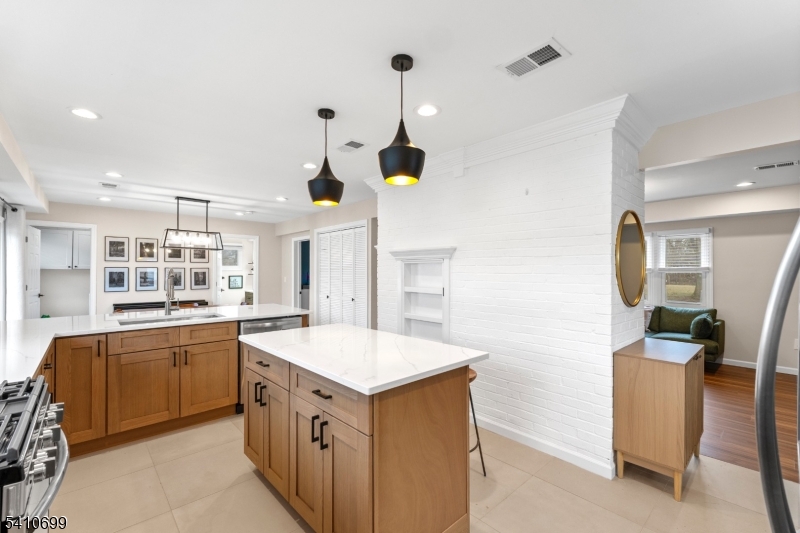 122 Greenbrook Road Green Brook, NJ 08812 - Photo 14 of 47
