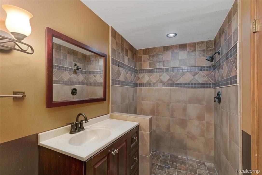 1747 Seever Circle Rochester, MI 48309 - Photo 18 of 30 1747 Seever Cir Rochester-large-008-12-1747 Seever Circle00008-1500x1000-72dpi.jpg