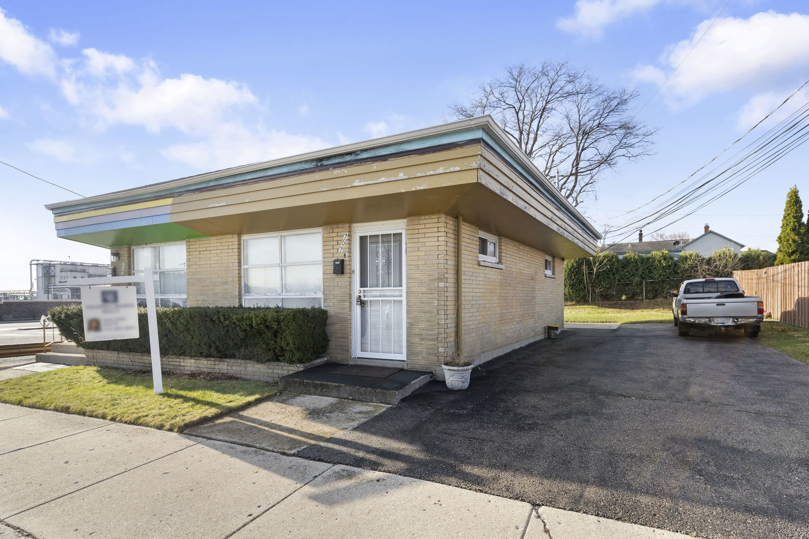 707 15th Street, Unit AB North Chicago, IL 60064 - Photo 2 of 5