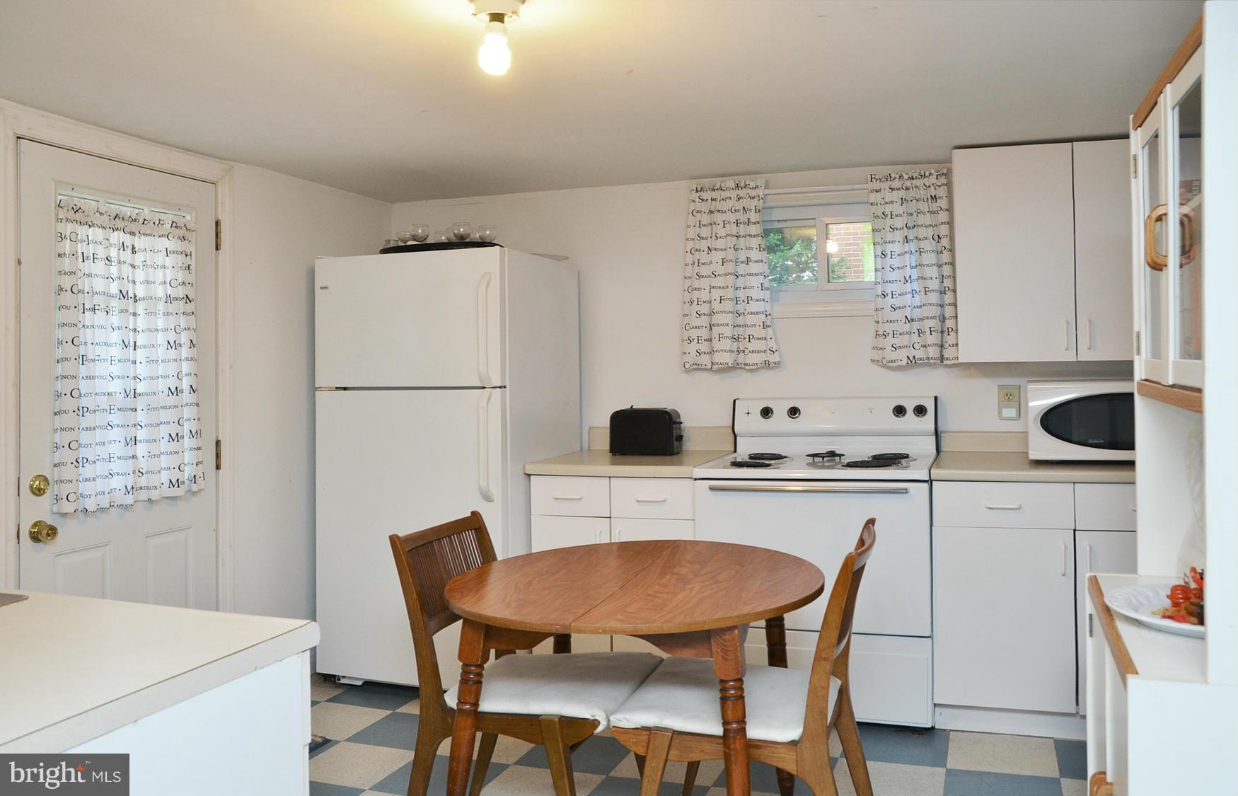 1809 Forest Glen Road Silver Spring, MD 20910 - Photo 19 of 25 Kitchen