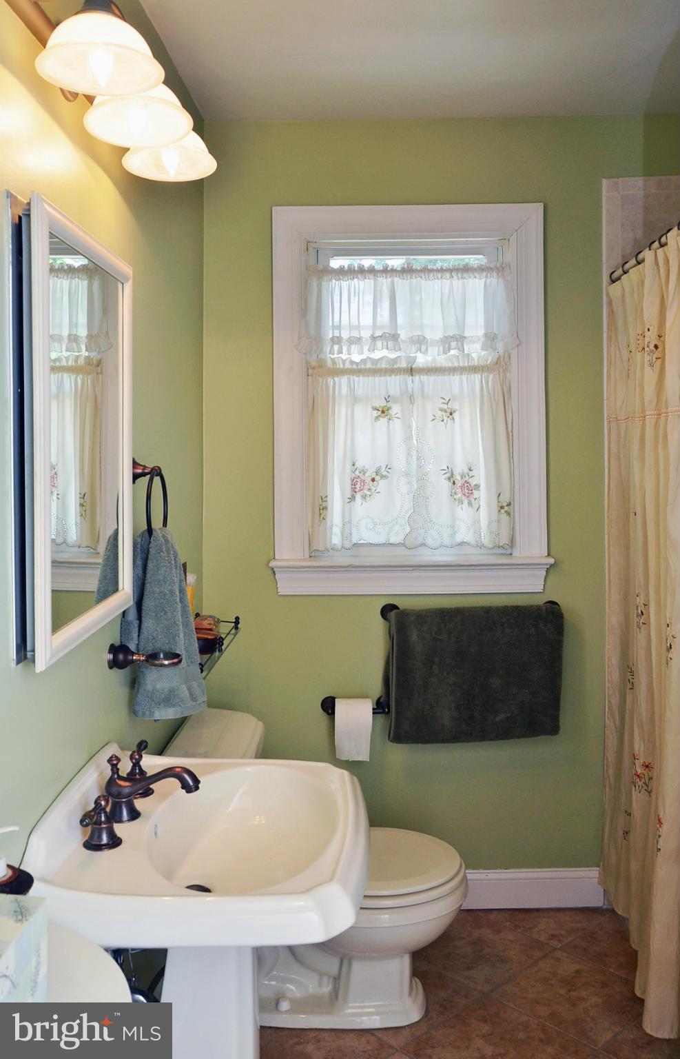 1809 Forest Glen Road Silver Spring, MD 20910 - Photo 10 of 25 Bedroom