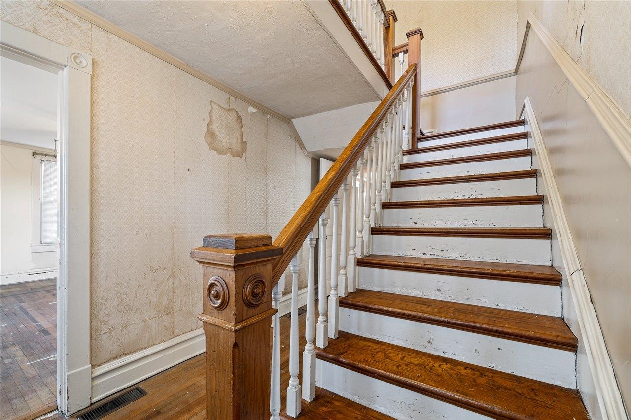 35 Tinkling Spring Road Fishersville, VA 22939 - Photo 27 of 39 a view of entryway