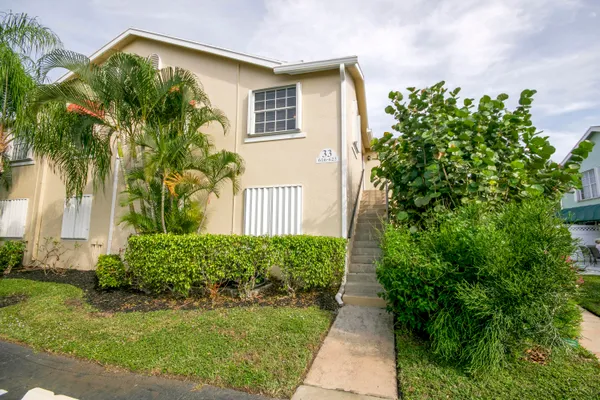 $2,200 | 619 Waterside Drive, Hypoluxo, FL 33462