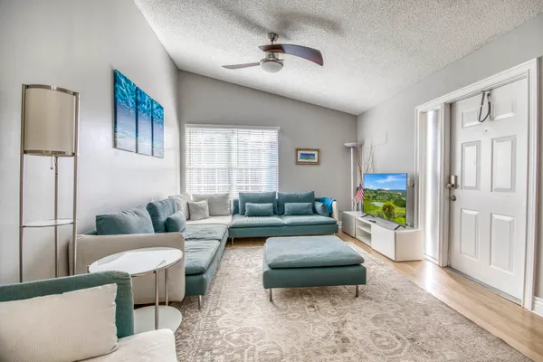 $2,200 | 619 Waterside Drive, Hypoluxo, FL 33462