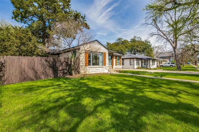 $2,350 | 3705 Rockdale Drive, Dallas, TX 75220