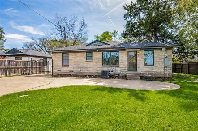 $2,350 | 3705 Rockdale Drive, Dallas, TX 75220