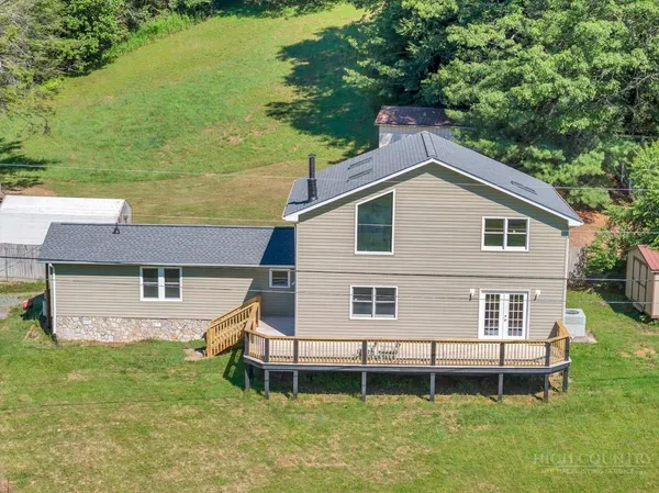 $346,500 | 204 Deep Gap Estates Drive, Fleetwood, NC 28626
