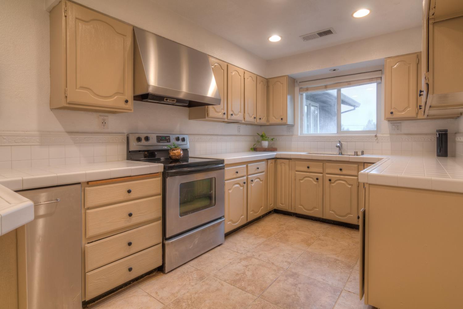 7535 Baldwin Street Valley Springs, CA 95252 - Photo 10 of 35