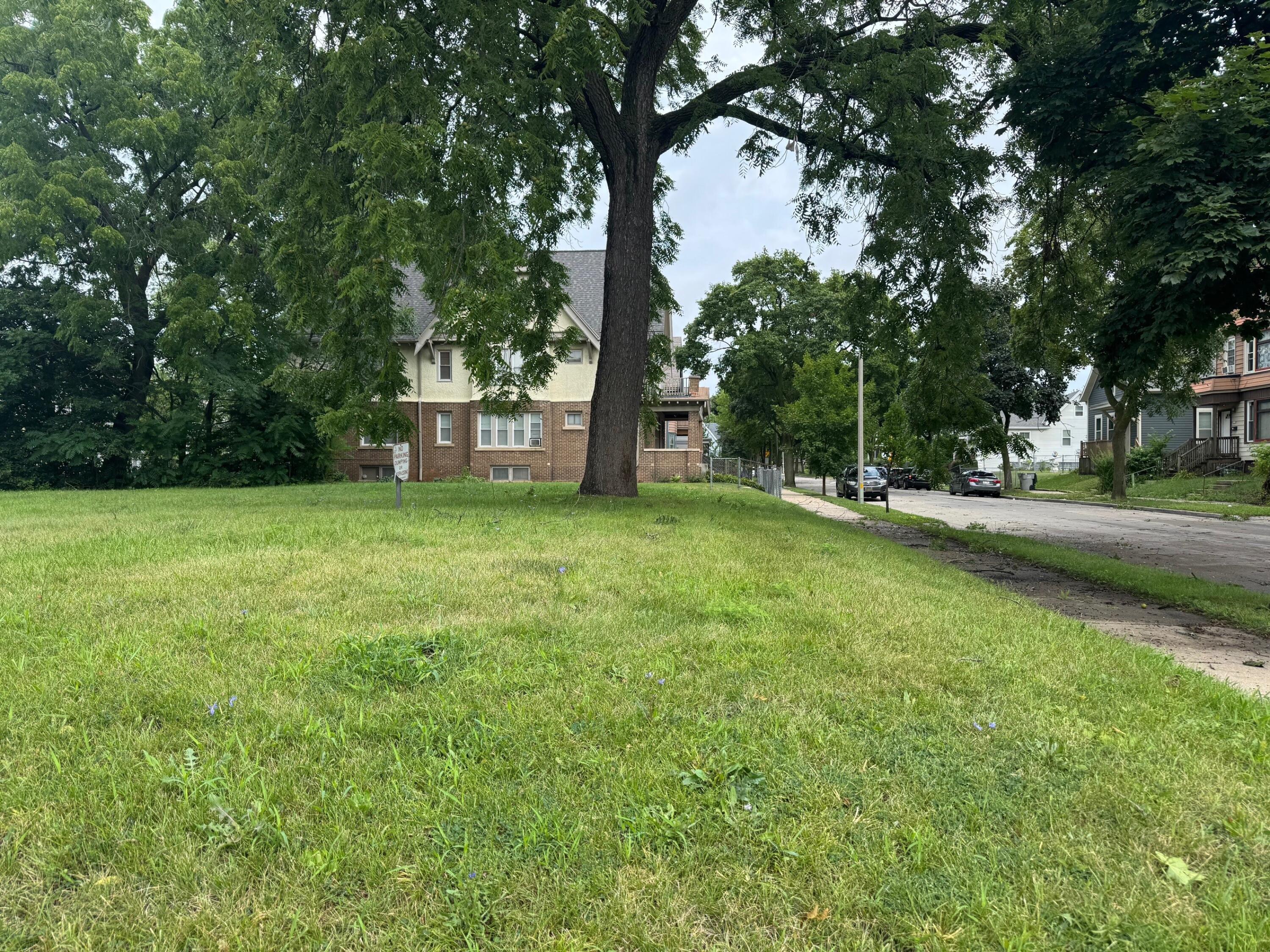 2511 North 15th Street Milwaukee, WI 53206 - Photo 2 of 2 2511 N 15 1